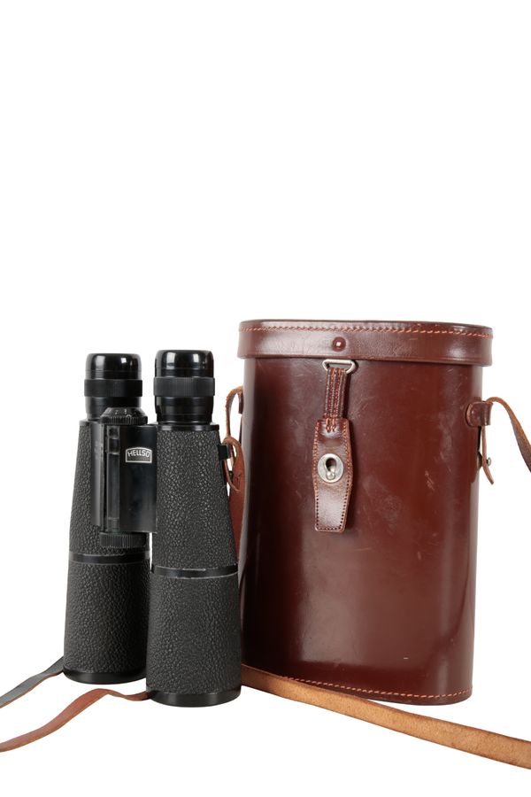 A PAIR OF HANS HENSOLDT WETZLAR 'HELLSO'  BINOCULARS