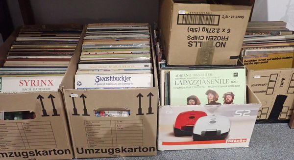 A LARGE COLLECTION OF CLASSICAL AND EASY LISTENING VINYL RECORDS