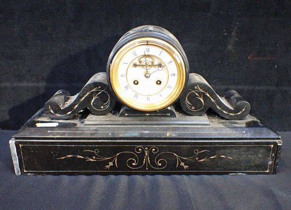 A VICTORIAN SLATE CASED 'DRUM' MANTEL CLOCK