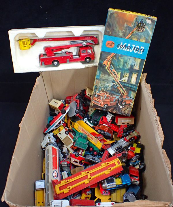 A BOXED CORGI SIMON SNORKEL FIRE ENGINE