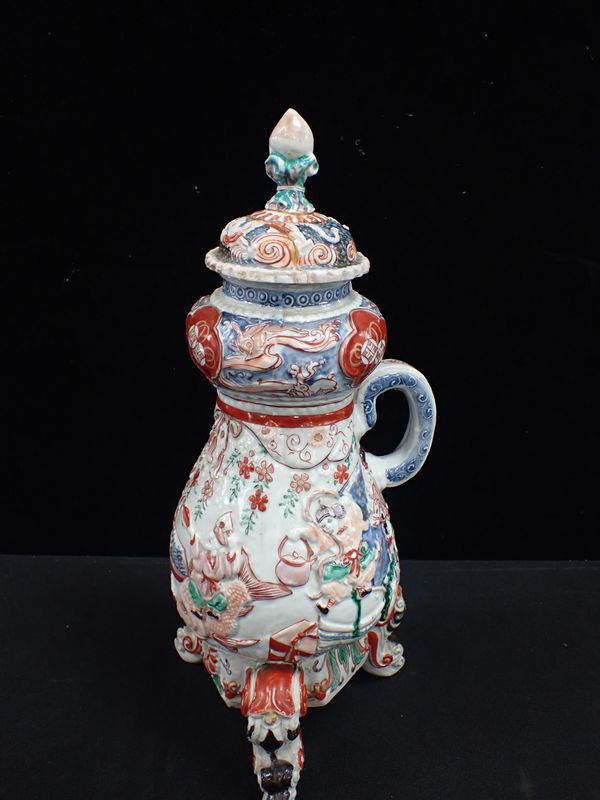 A JAPANESE MOULDED IMARI COFFEE POT, EDO STYLE