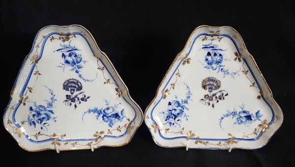 A PAIR OF TRIANGULAR PORCELAIN DISHES