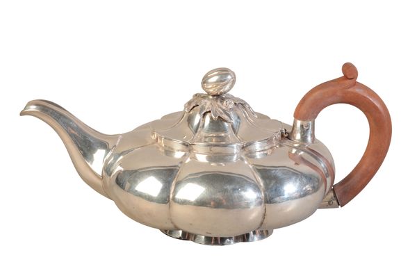 A GEORGE V SILVER TEAPOT