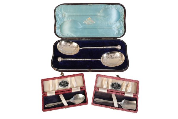 A PAIR OF VICTORIAN SILVER SERVING SPOONS