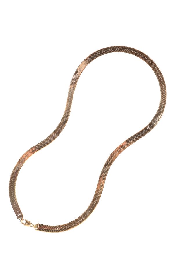 A FLAT SNAKE LINK NECKLACE