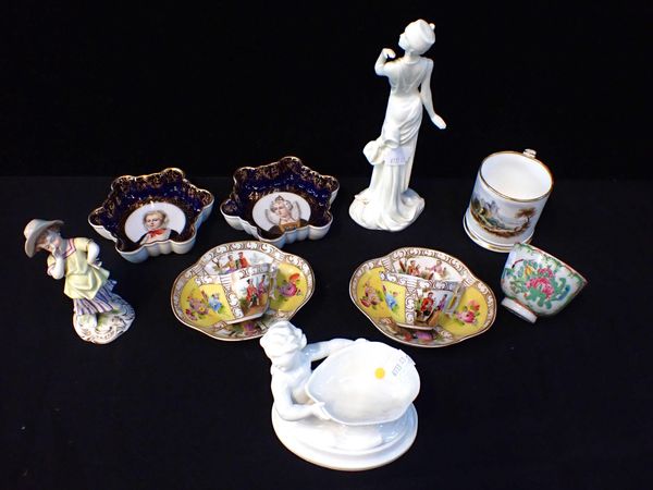 A  PAIR OF DRESDEN CABINET CUPS AND SAUCERS, A CANTONESE BOWL