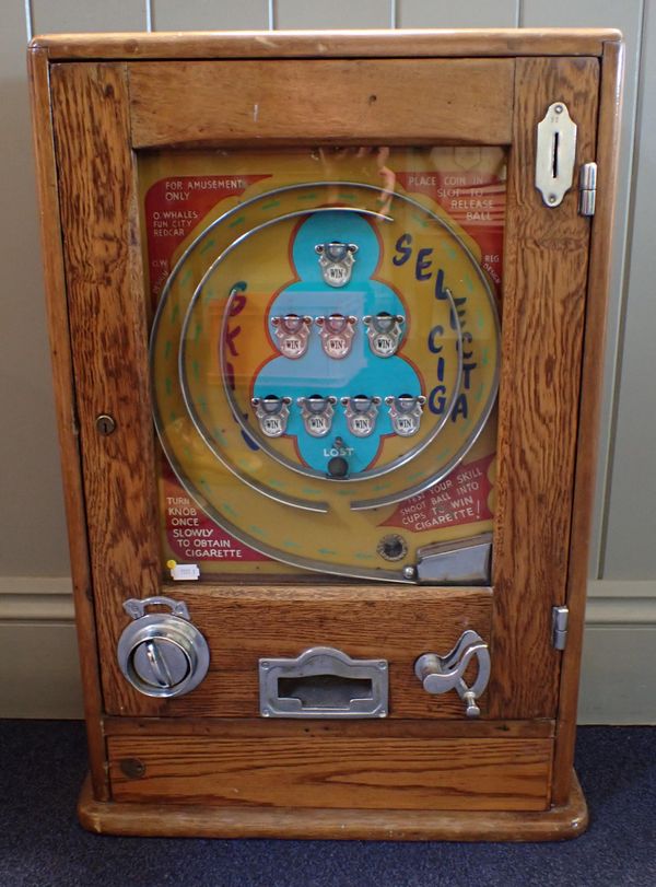 AN OLIVER WHALES 'SELECTA CIG' ALLWIN TYPE PENNY ARCADE AMUSEMENT MACHINE