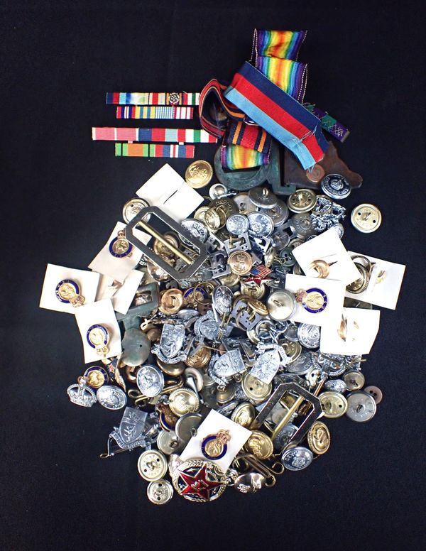 A COLLECTION OF MILITARY BUTTONS