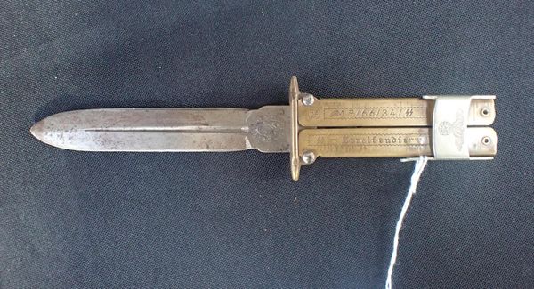 A GERMAN FOLDING BRASS AND STEEL KNIFE