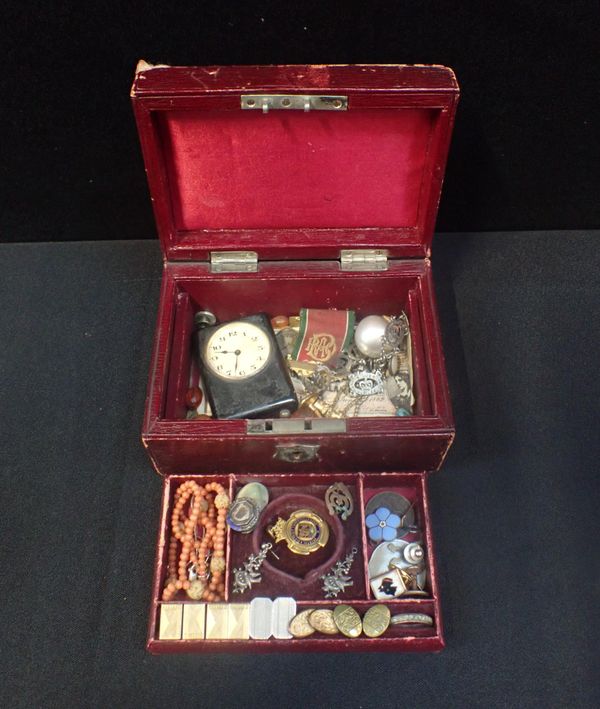 A VICTORIAN JEWELLERY BOX