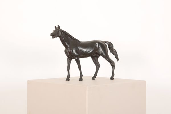 A 20TH CENTURY BRONZE FIGURE OF A HORSE