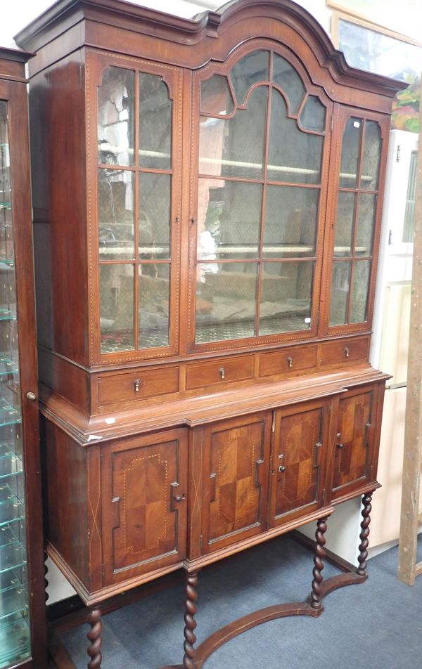 A 1920S MAHOGANY DISPLAY CABINET