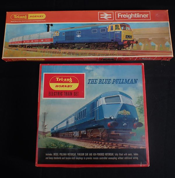 A HORNBY FREIGHTLINE R645 SET