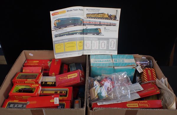 A COLLECTION OF HORNBY OO GAUGE ROLLING STOCK