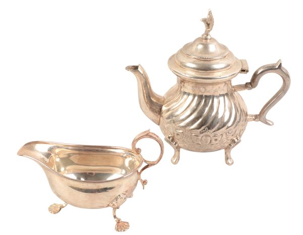 A GEORGE V SILVER SAUCE BOAT