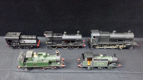 FIVE 0 GAUGE MODEL LOCOMOTIVES