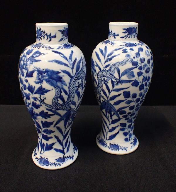 A PAIR OF BLUE AND WHITE VASES