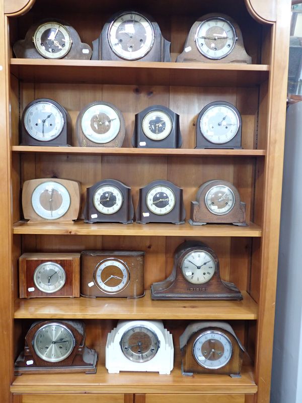 A COLLECTION OF 1930S AND LATER MANTEL CLOCKS