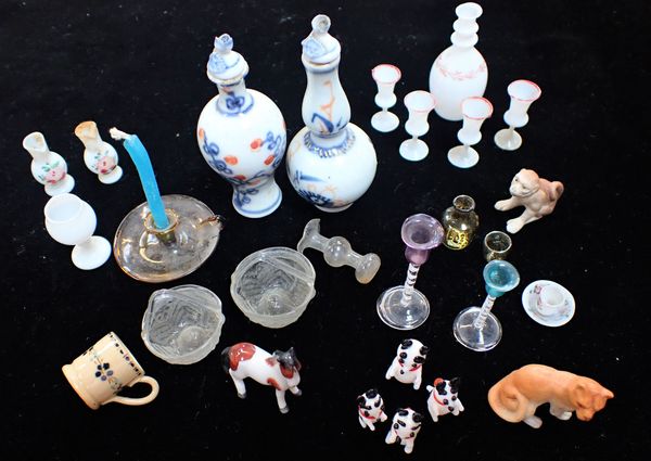 A COLLECTION OF ANTIQUE DOLL'S HOUSE MINIATURES