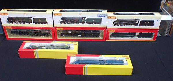 HORNBY 00 GAUGE LNER LOCOMOTIVES BOXED AS NEW