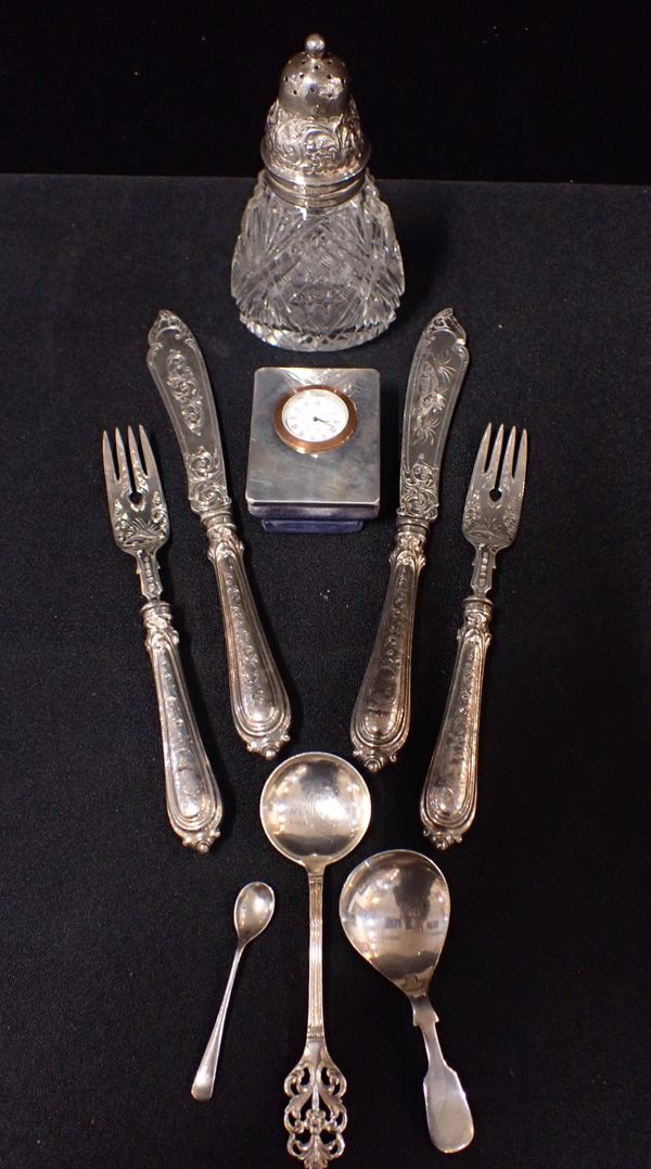 TWO PAIRS OF VICTORIAN SILVER FISH EATERS