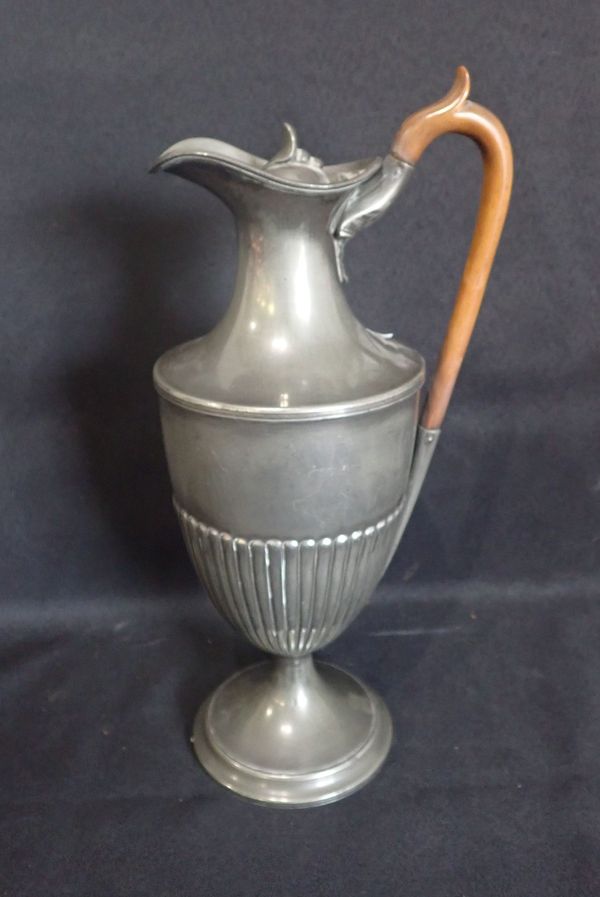 A VICTORIAN NEOCLASSICAL COFFEE POT