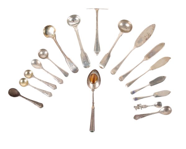 A GEORGE III SILVER FIDDLE AND THREAD PATTERN MUSTARD SPOON