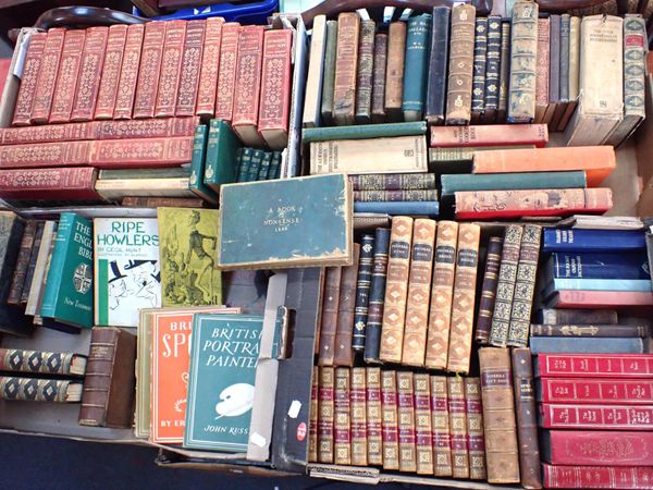 A QUANTITY OF BOOKS, SOME LEATHER BOUND