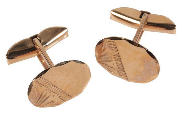 A PAIR OF 9CT GOLD OVAL CUFFLINKS