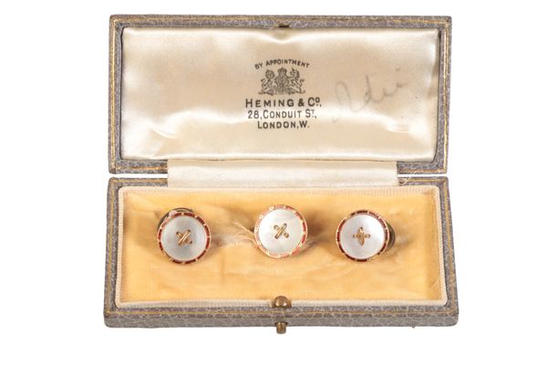 A SET OF VINTAGE MOTHER OF PEARL DRESS STUDS