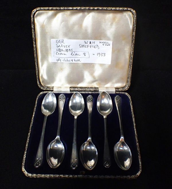 CASED SET OF GOLFING INTEREST SILVER SPOONS