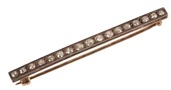 A DIAMOND BAR BROOCH