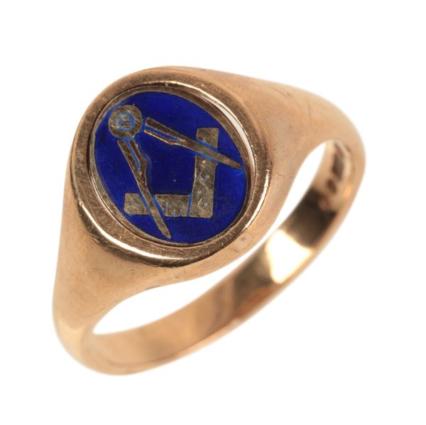 A 9CT GOLD MASONIC RING