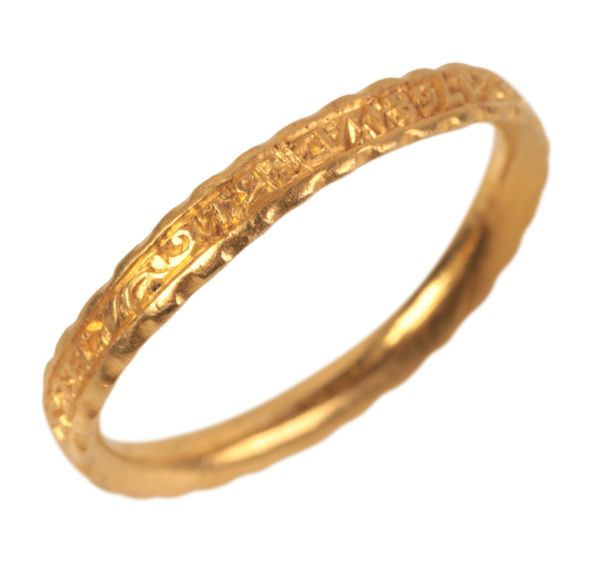 A 22CT GOLD GEORGIAN MEMORIAL RING