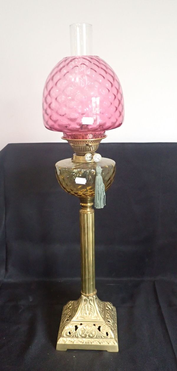 A 19TH CENTURY BRASS TABLE OIL LAMP