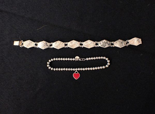 TIFFANY: A SILVER BRACELET, WITH ENAMELLED HEART