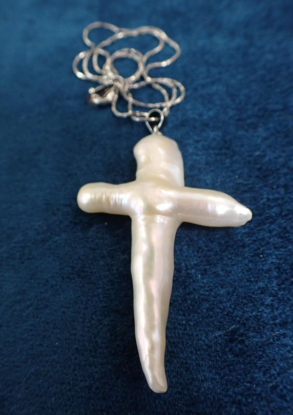 A PEARL CROSS PENDANT