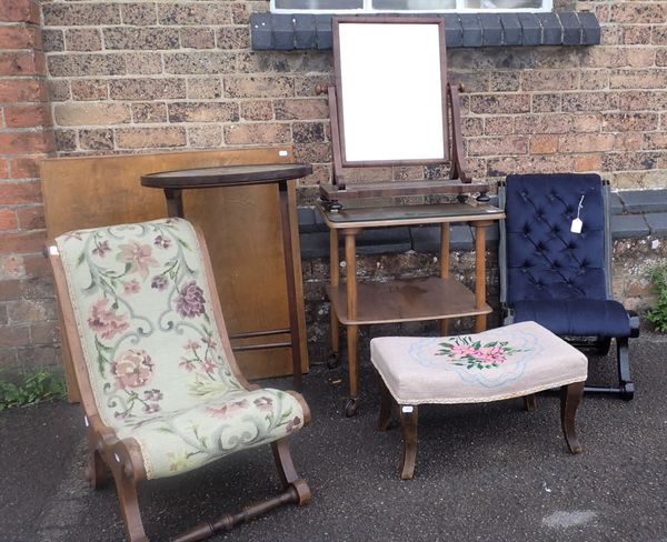 A VICTORIAN ROSEWOOD SLIPPER CHAIR