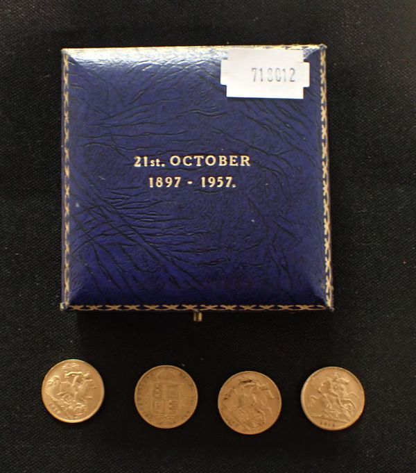 THREE GEORGE V GOLD HALF SOVEREIGNS