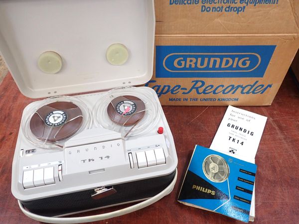 A VINTAGE GRUNDIG TK14 TWIN TRACK TAPE RECORDER