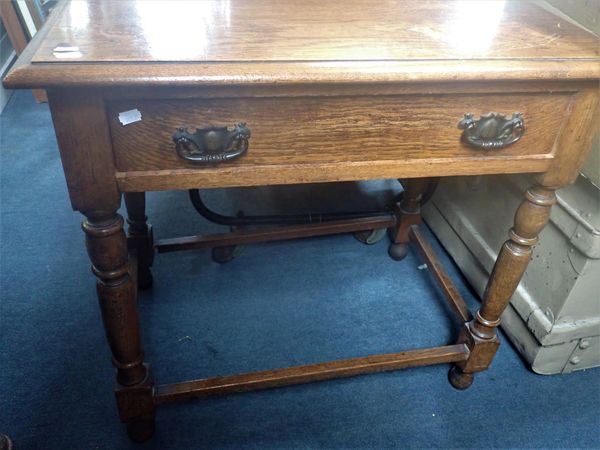 AN EDWARDIAN OAK SIDE TABLE