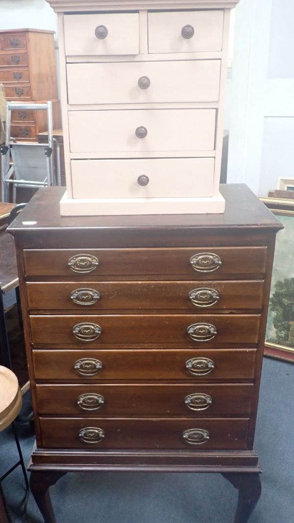 A SMALL EDWARDIAN SIX-DRAWER CHEST