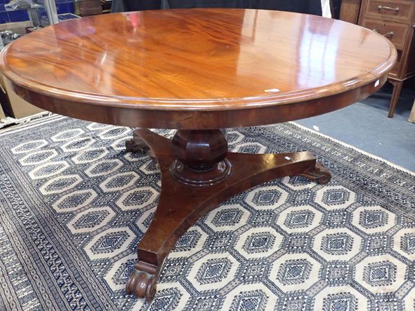 A 19TH CENTURY MAHOGANY BREAKFAST TABLE