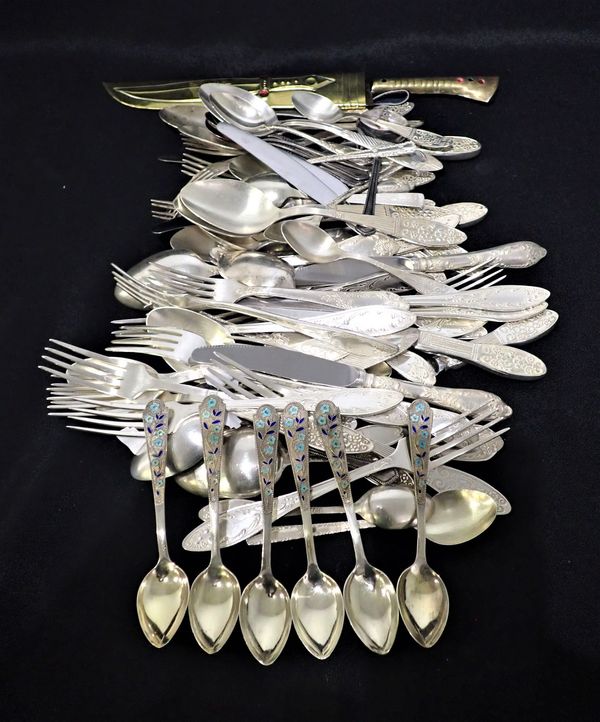 A SET OF SIX RUSSIAN 875 STANDARD SILVER TEASPOONS