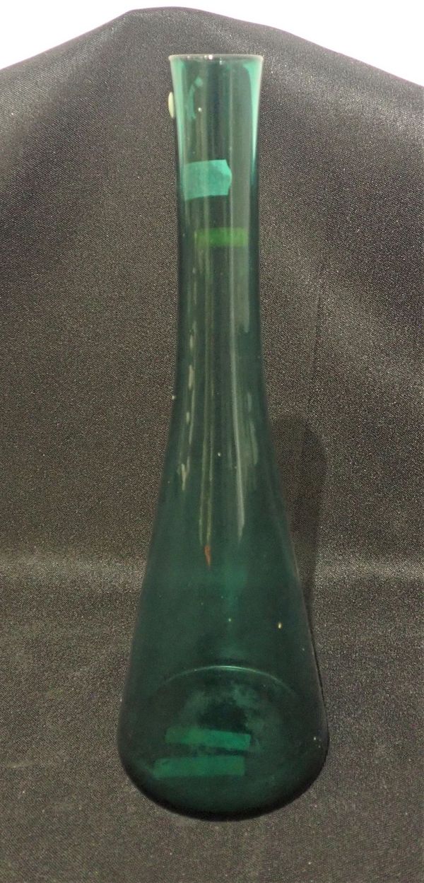 A SCHWEIZER SARNAN GREEN GLASS BOTTLE SHAPE VASE