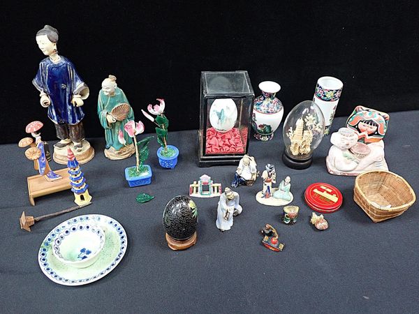 A COLLECTION OF SMALL ASIAN ITEMS