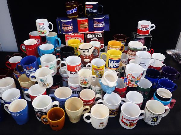 A LARGE COLLECTION OF ADVERTISING AND OTHER MUGS