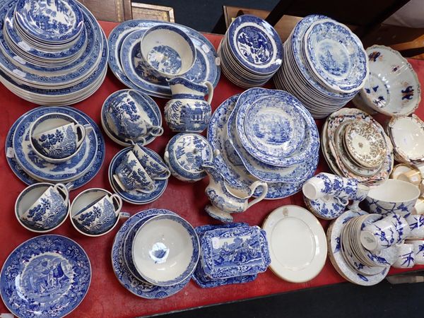 A QUANTITY OF WEDGWOOD 'WILLOW' WARE