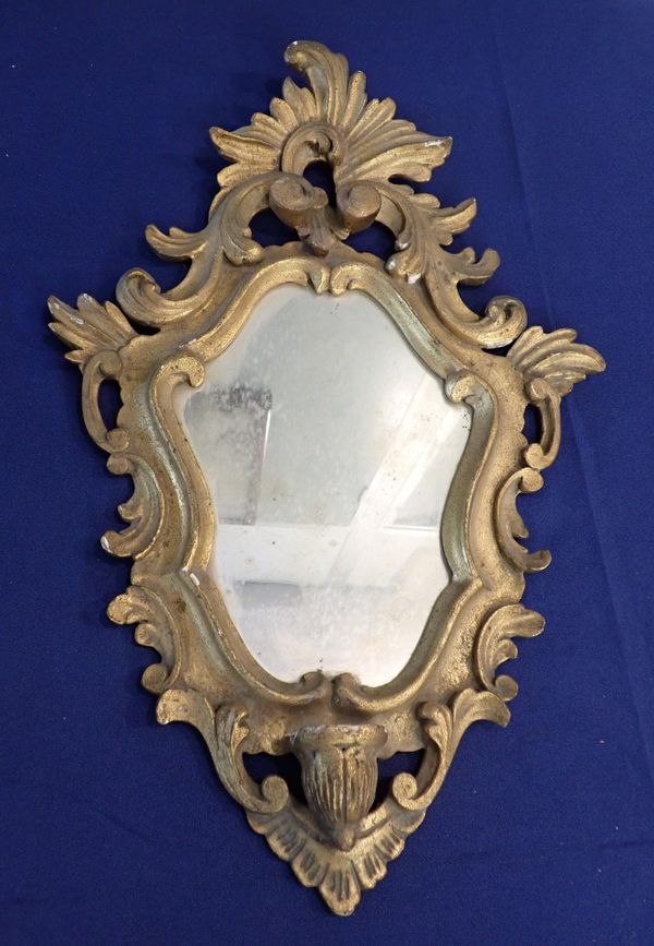 AN ITALIAN GILTWOOD GIRONDOLE MIRROR