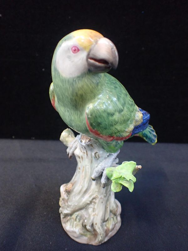 A LATE 19TH CENTURY MEISSEN PORCELAIN FIGURE OF A MACAW PARROT